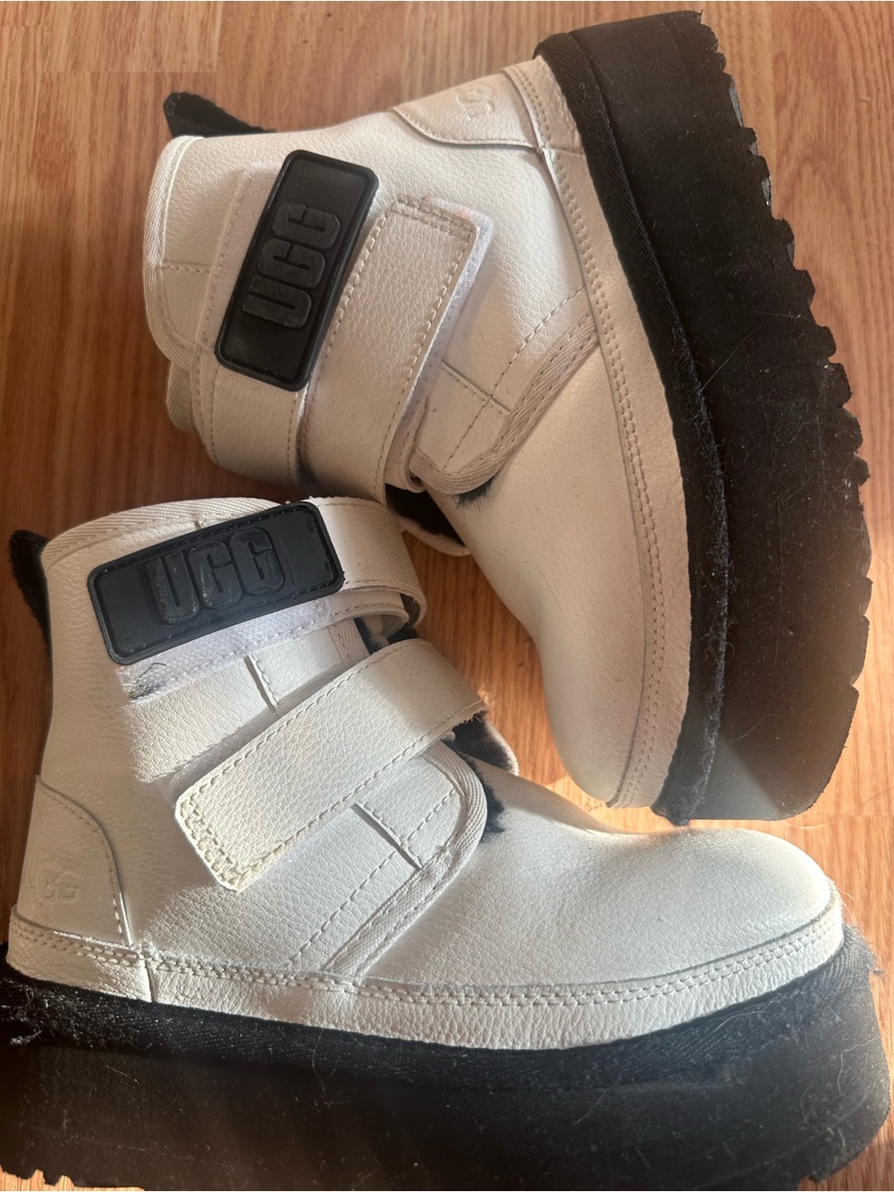 UGG Kids White Leather Velcro Ankle Boots with Black Soles